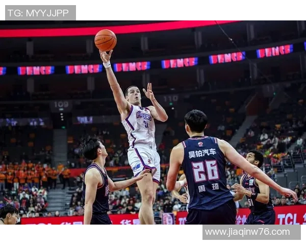 广东华南虎主场大胜，球迷热情相挺